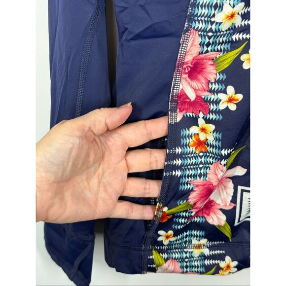 Tommy Bahama Pendleton Swim shirt women size small - Picture 5 of 8